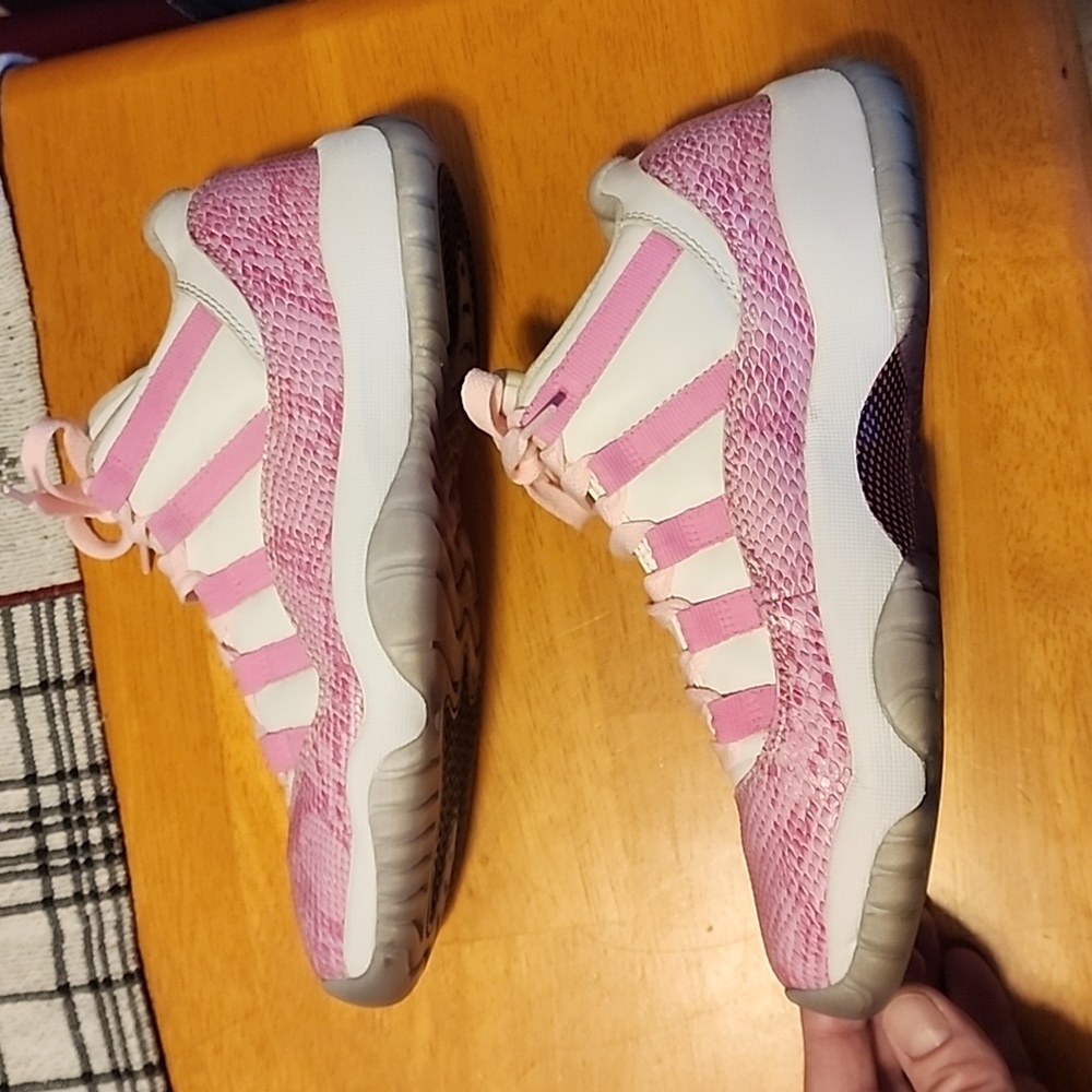 Jordan 11 - Picture 4 of 8